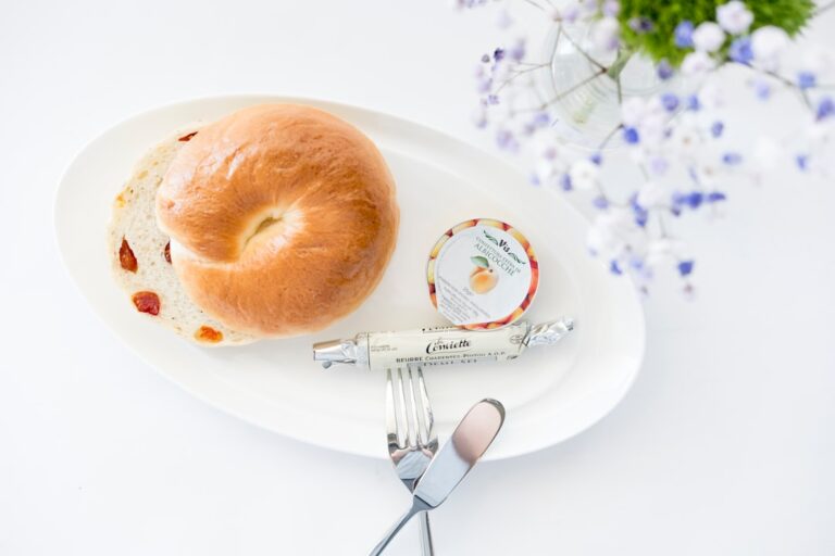 Delicious Pumpernickel Bagel: A Tasty Twist on a Classic Breakfast